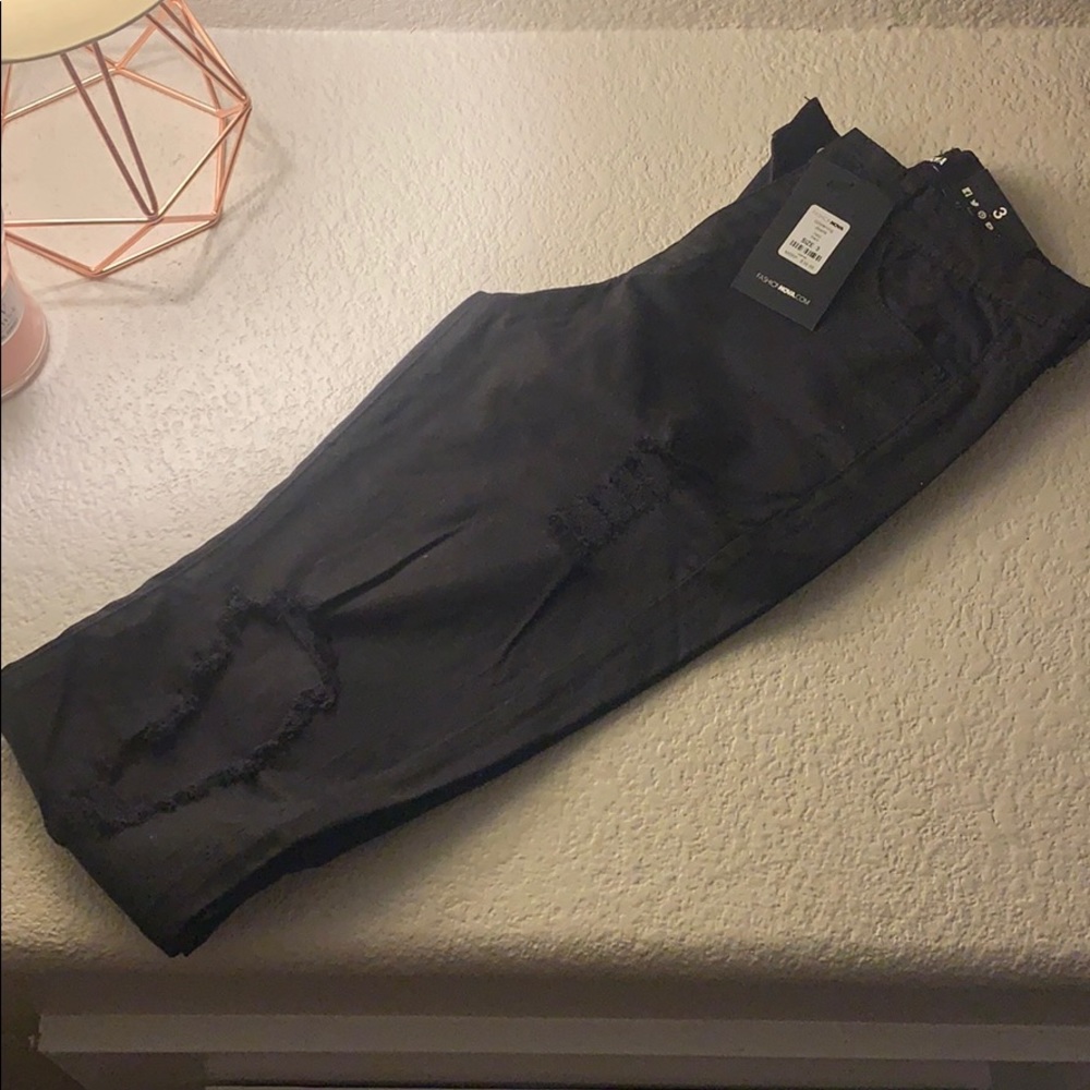 FashionNova Black Ripped skinny jeans 3